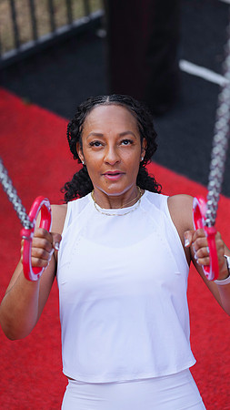 KimLevFit_Session1_16x9_Stories-31