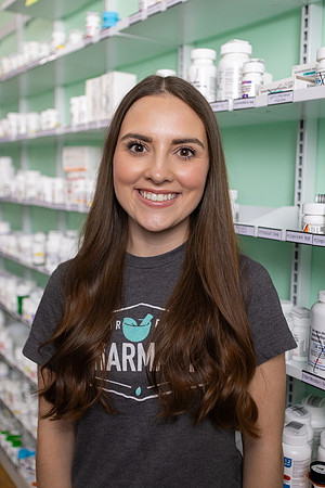 AchorFamilyPharmacy_Headshots+Group-10