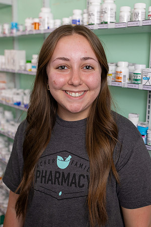 AchorFamilyPharmacy_Headshots+Group-13